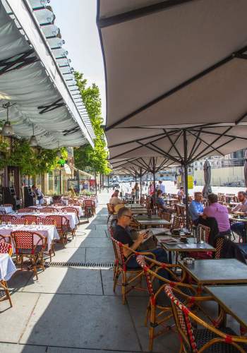 Terrasse mi ombre mi lumière